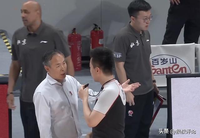 九游官网-许利民：周琦篮板和防守队内无可替代 希望保持健康冲冠发挥作用